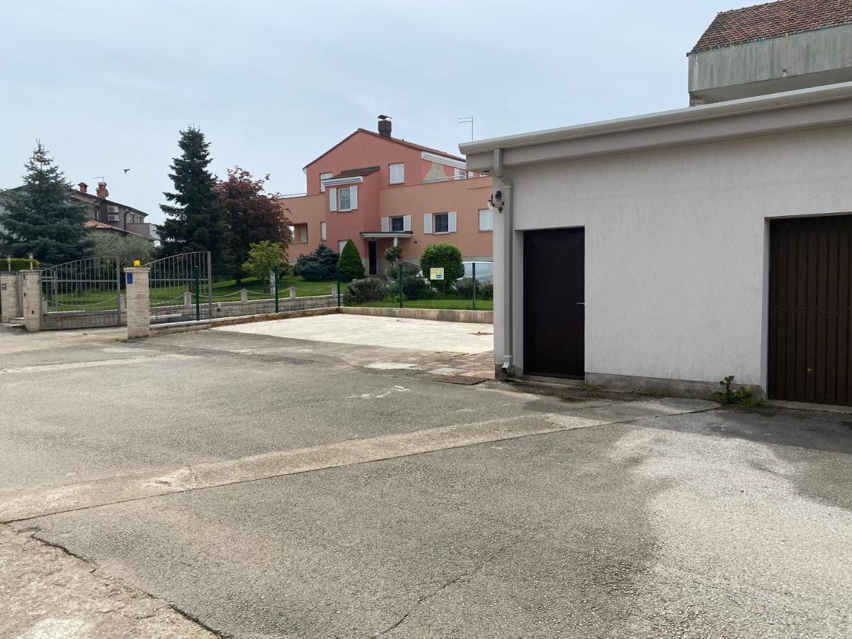 Casa Cino Lägenhet Umag Exteriör bild