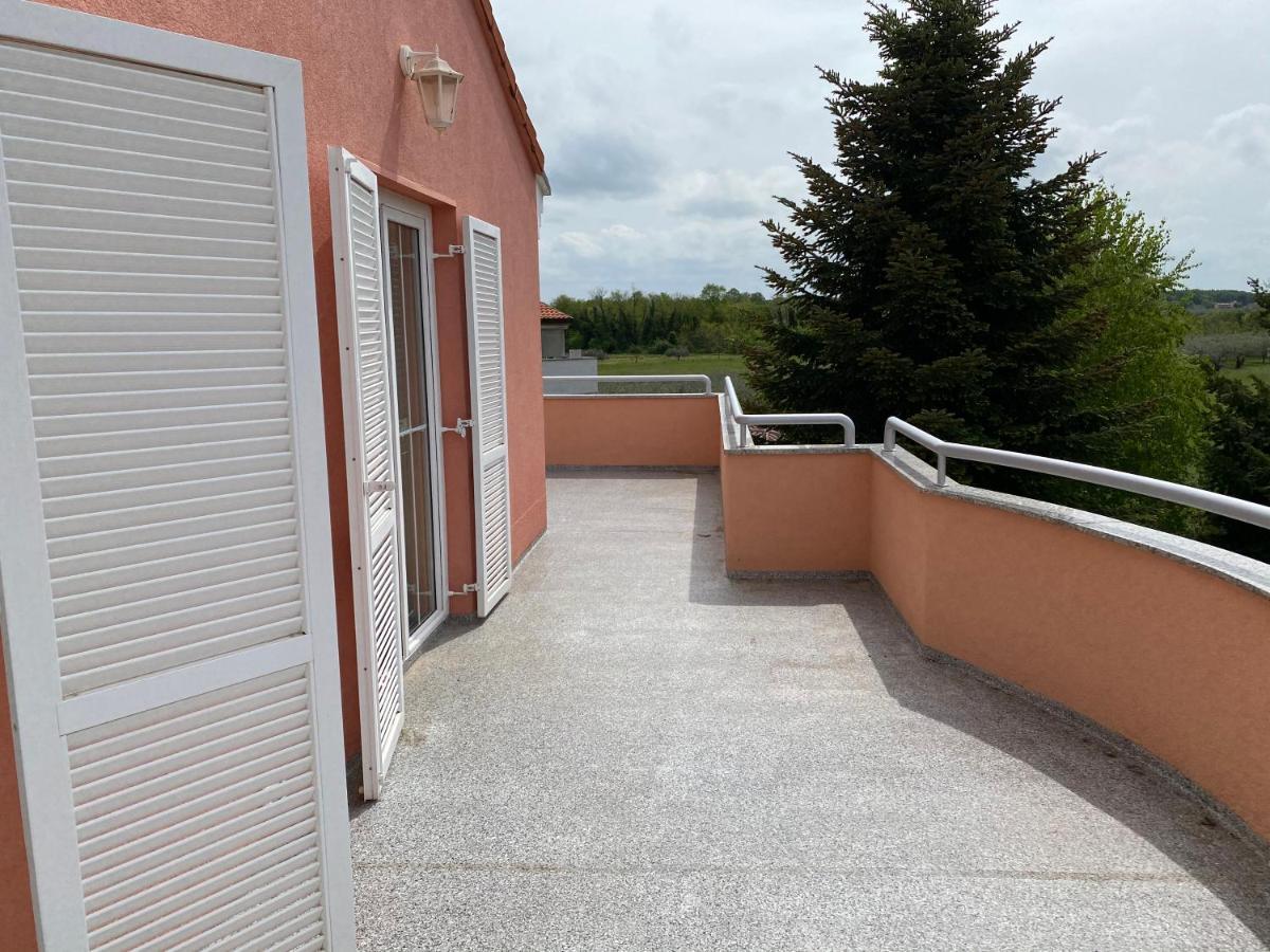 Casa Cino Lägenhet Umag Exteriör bild