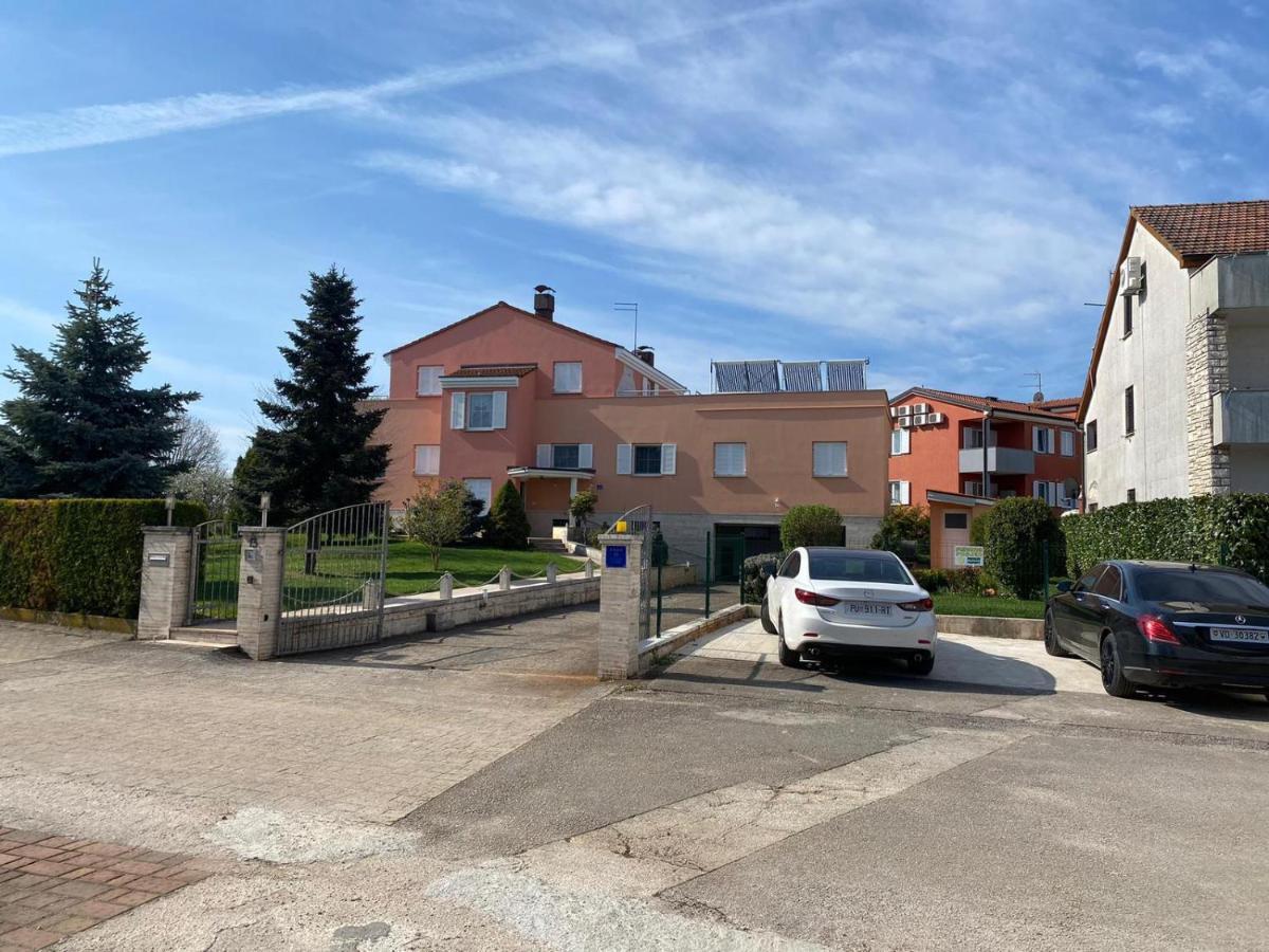 Casa Cino Lägenhet Umag Exteriör bild
