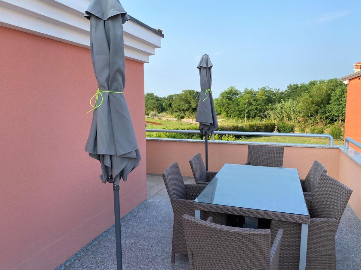 Casa Cino Lägenhet Umag Exteriör bild