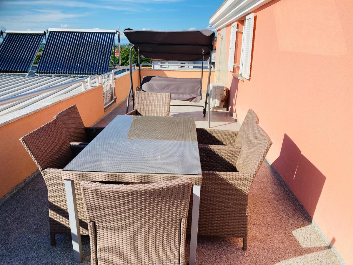Casa Cino Lägenhet Umag Exteriör bild