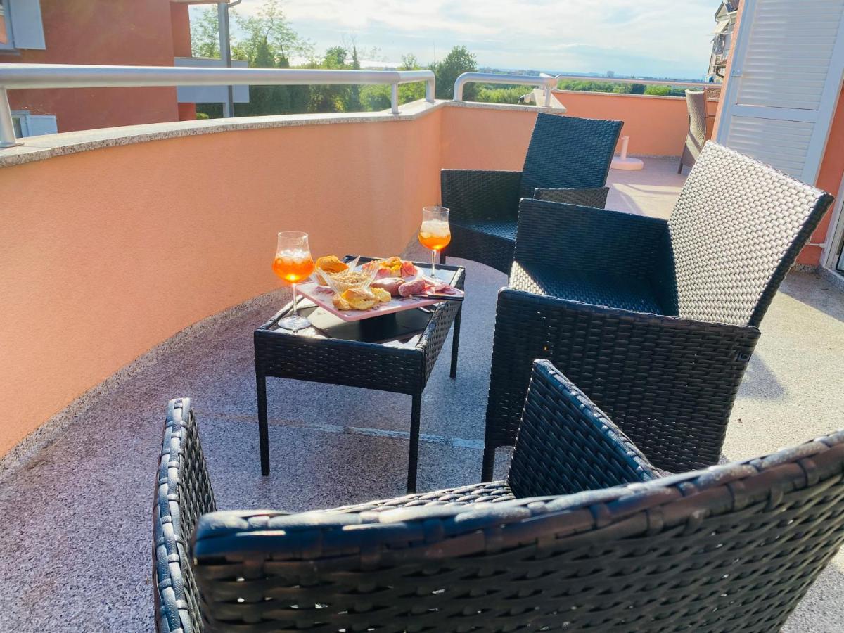 Casa Cino Lägenhet Umag Exteriör bild